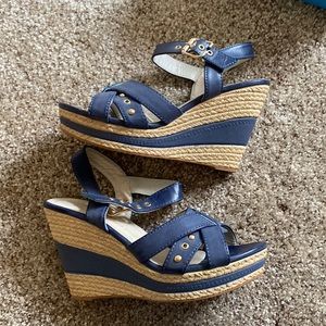 Navy wedges